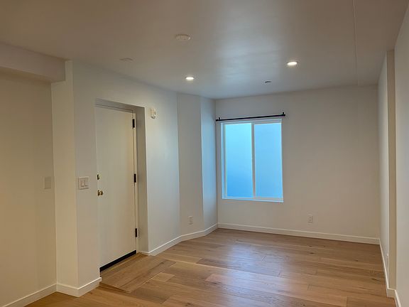 5th image of 2625 San Jose Ave Unit 4