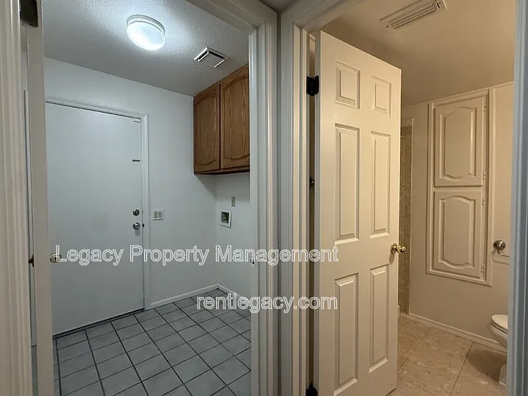 5350 Laguna Park Dr — Photo 7