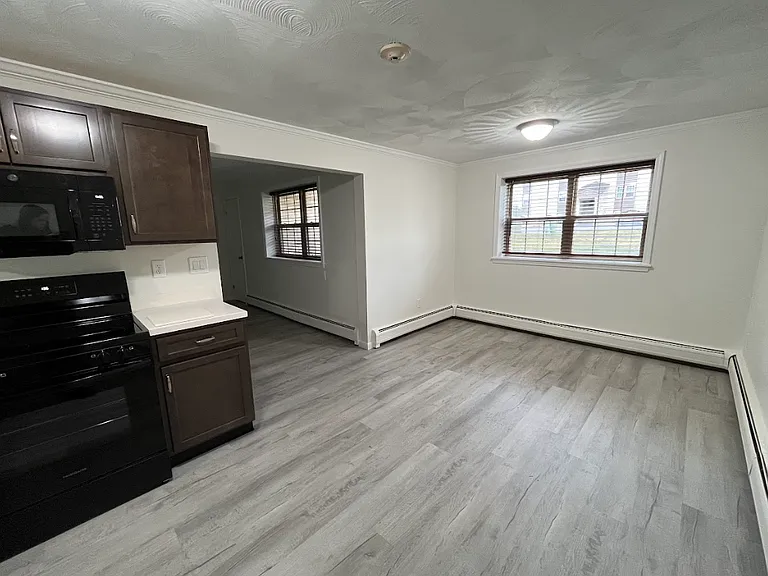 2 Wood Rd #D1 — Photo 4
