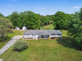 4389 Pine River Rd, Saint Louis, MI 48880