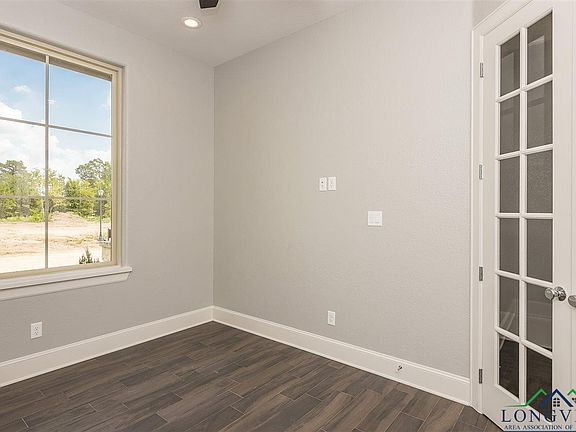 4th image of 218 Saddle Brook Cir