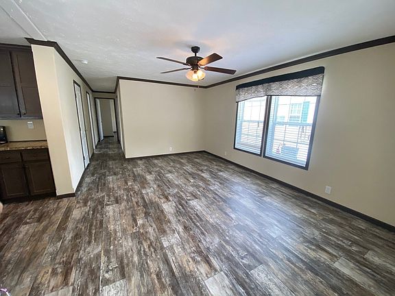 4th image of 10 Sweetwater Way #201