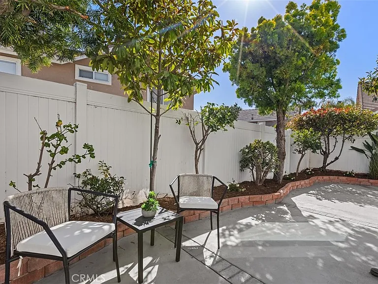 5 Chatri Cir — Photo 34