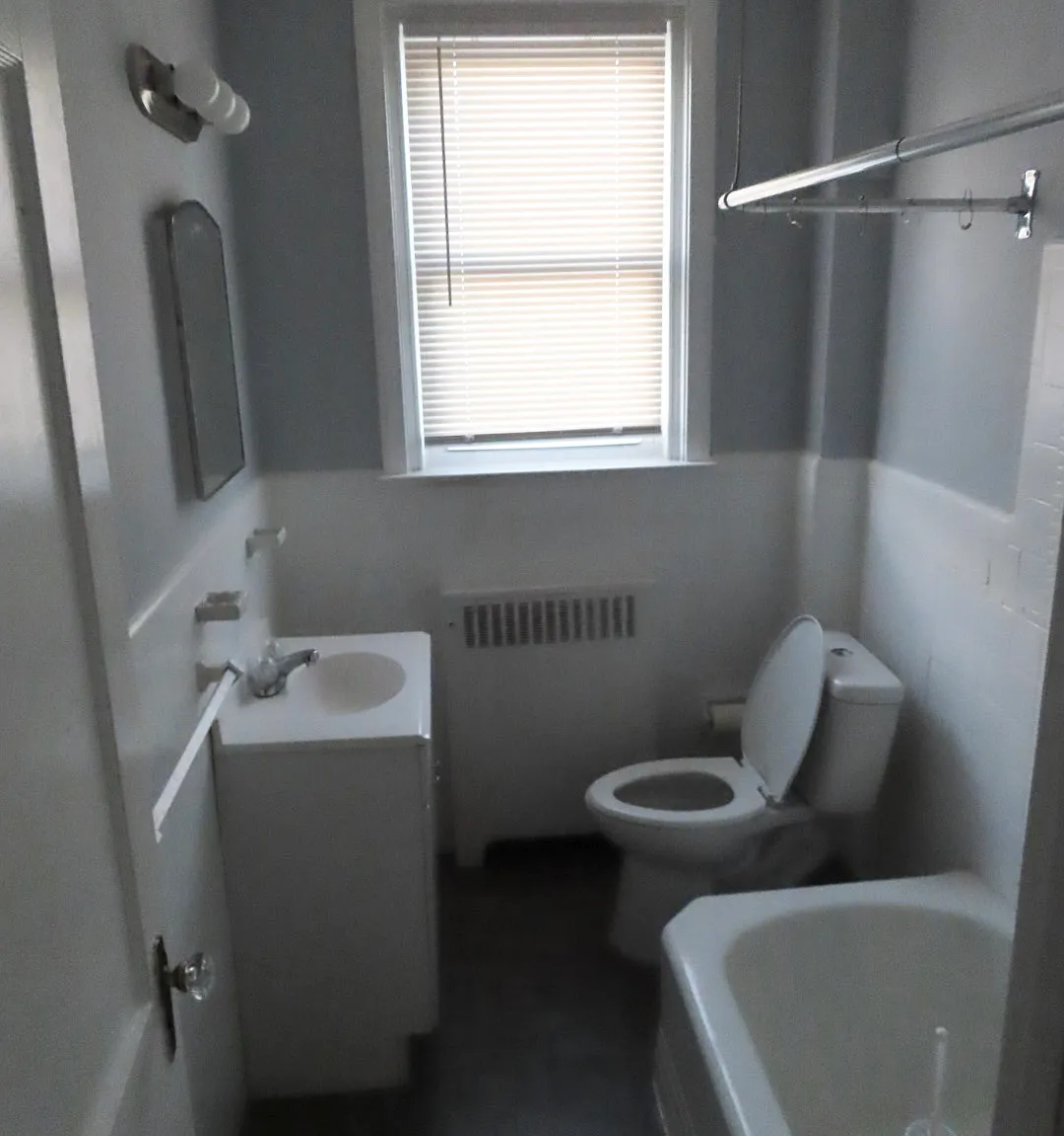 1 bed, 1330 sqft, $1,400 — Photo 4