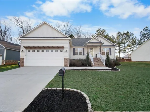 2134 Waterford Pointe Rd, Lexington, NC 27292