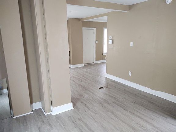 5th image of 553 S Jessie St