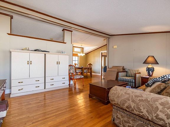 5th image of 1369 Paradise Ln