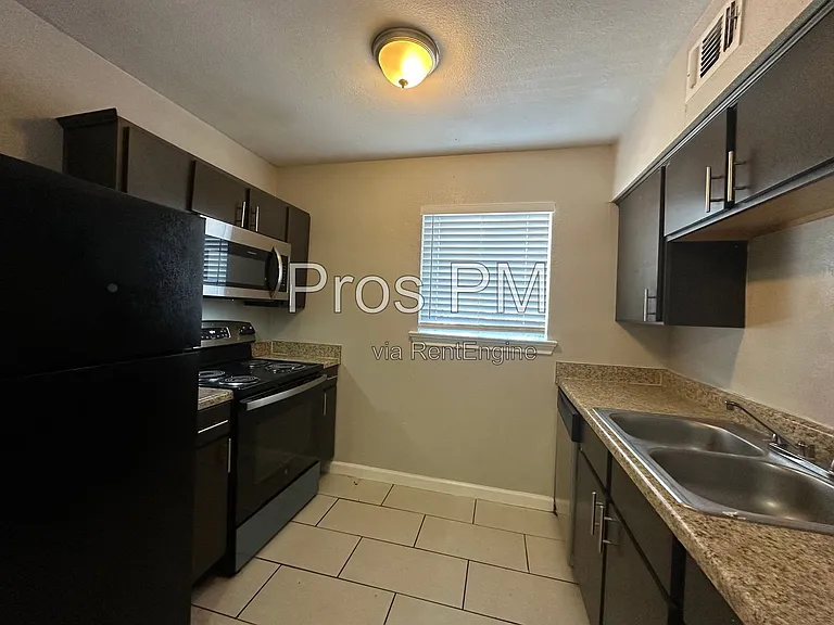 Reiger Park Apartments — Photo 30