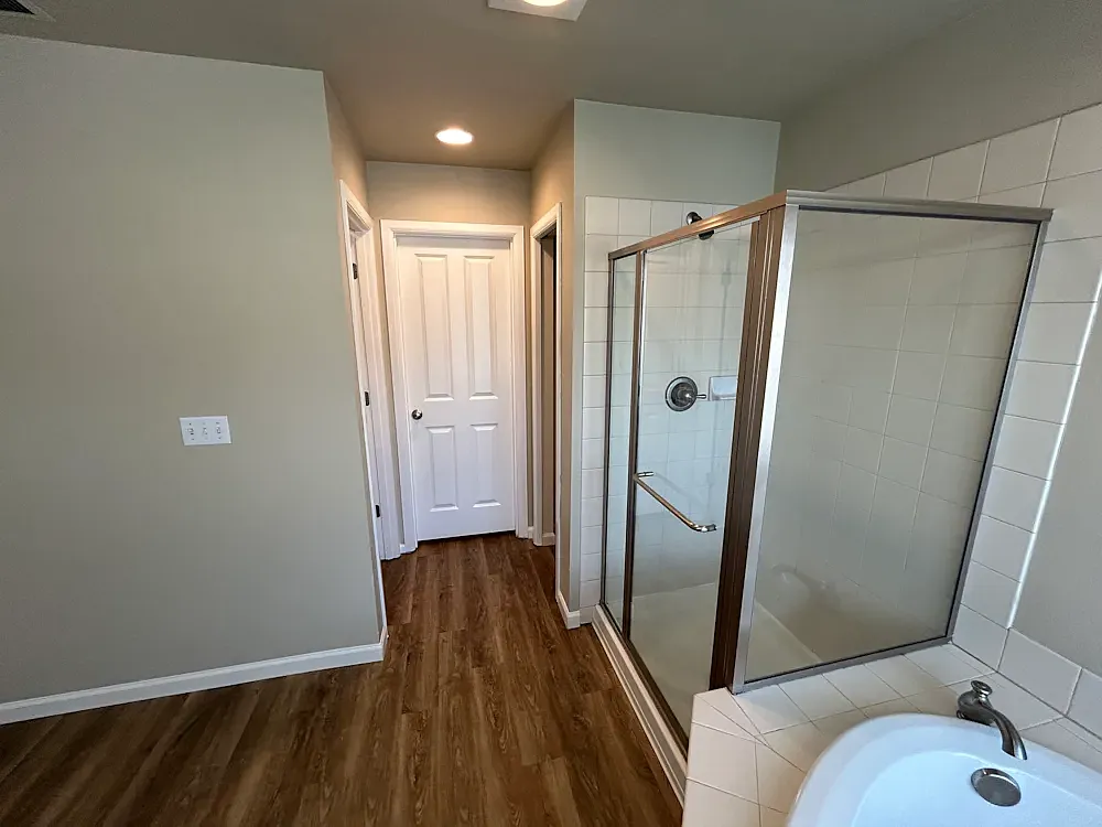 3 bed, 2.5 bath, 2105 sqft, $2,000 — Photo 4