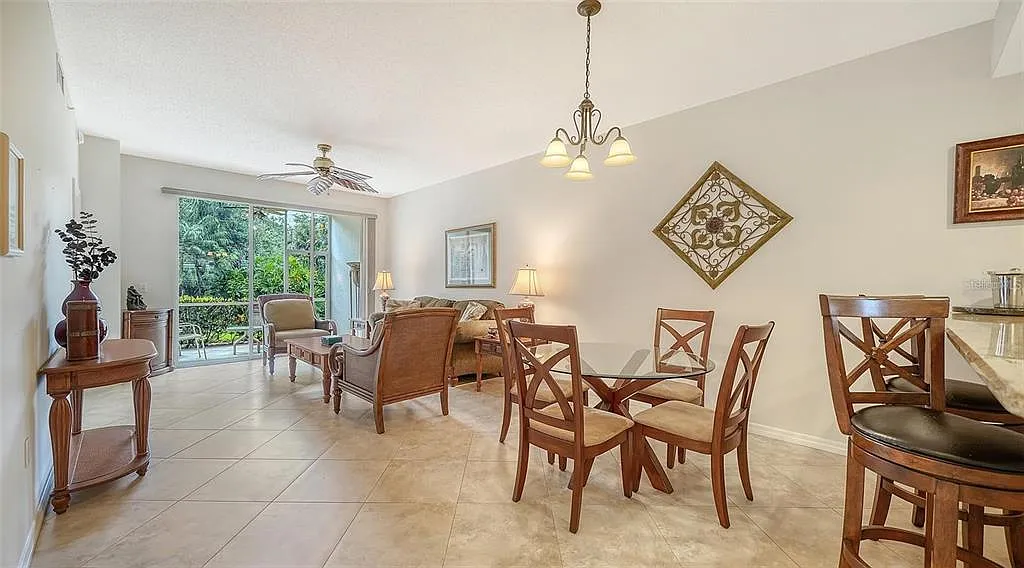 2 bed, 2.0 bath, 1310 sqft, $6,000 — Photo 2