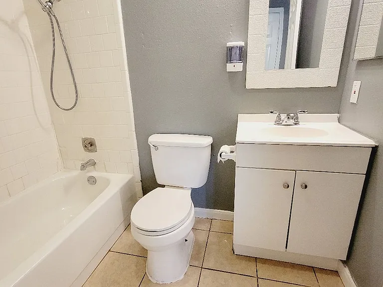 8607 Crystal Cove Cir — Photo 15