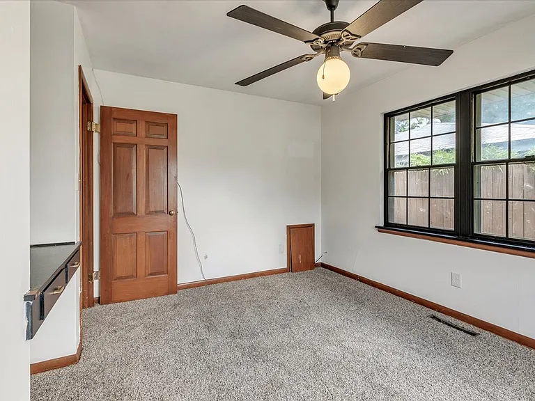 2037 NW 47th St — Photo 21