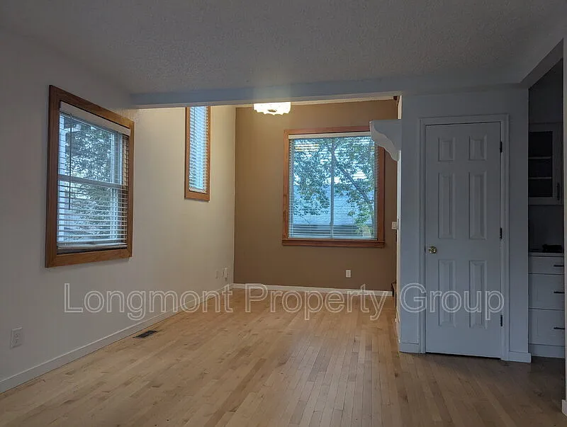 2 bed, 1.5 bath, 1480 sqft, $2,140 — Photo 2