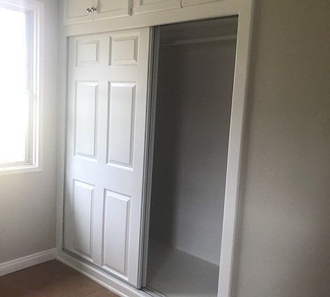 4th image of 6923 Owensmouth Ave