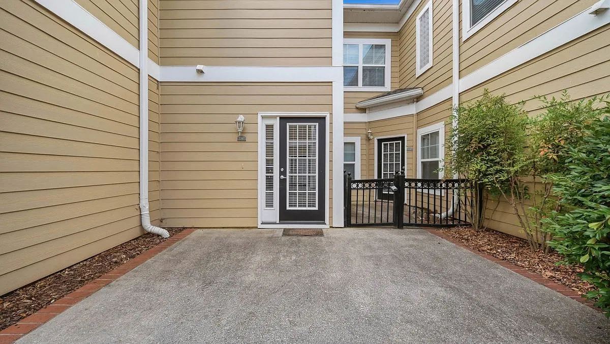 2 bed, 2.0 bath, 1756 sqft, $1,900 — Photo 3