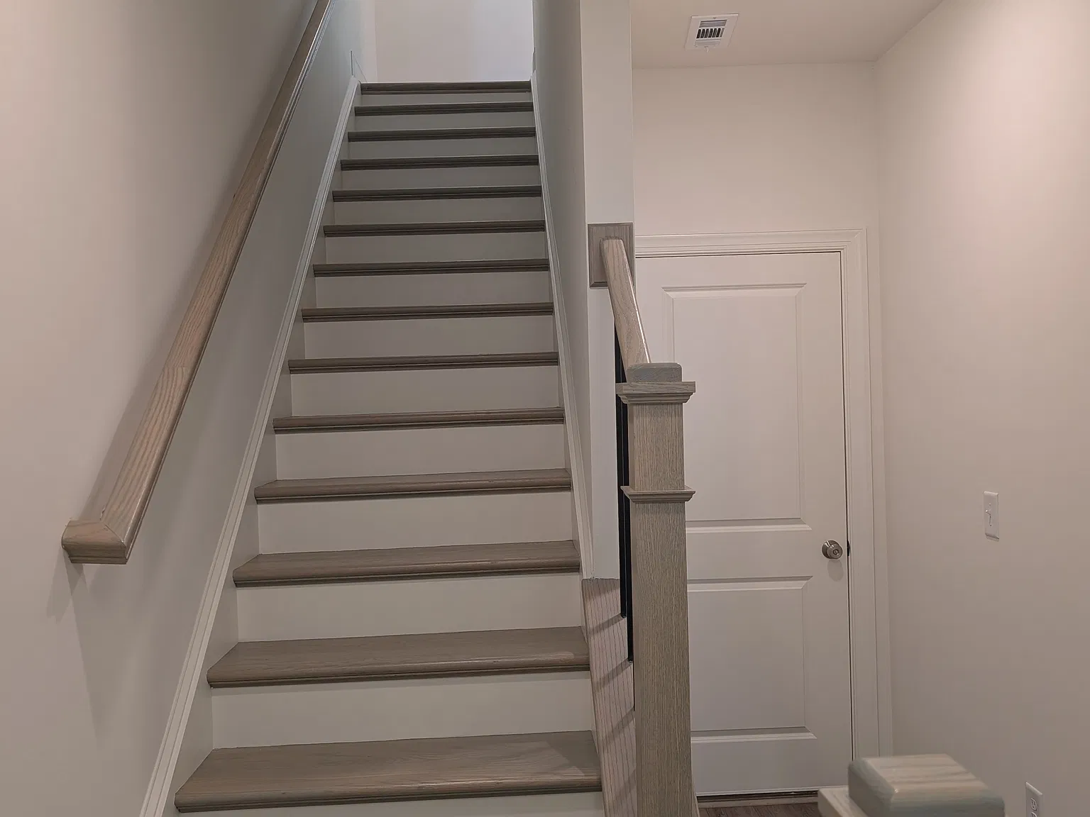 655 Silva St — Photo 3