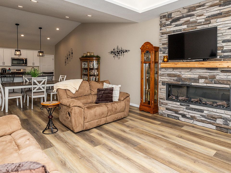 2506 34th Ave SE, Mandan, ND 58554 | Zillow