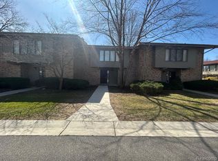 386 Concord Pl, Bloomfield Hills, MI 48304