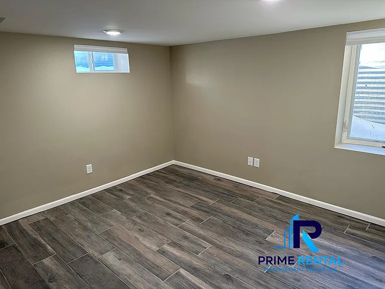 2525 Irvine Ave NW — Photo 7