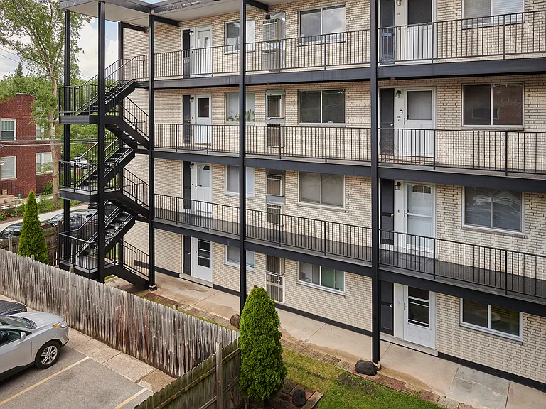 7074 N Ridge Blvd #1E — Photo 24