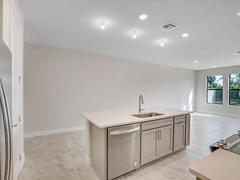8656 Escue St — Photo 6