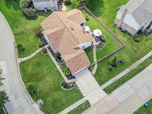 3rd image of 2348 Fairwood Forest Ct