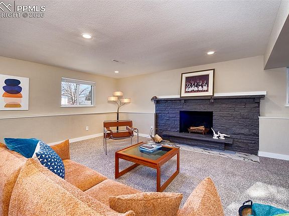 4th image of 2210 Wynkoop Dr