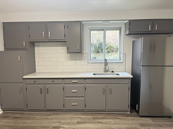 3rd image of 109 Pauline Pl #1