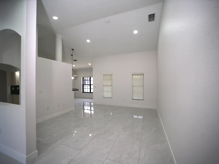 23146 Ambassador Ave — Photo 8