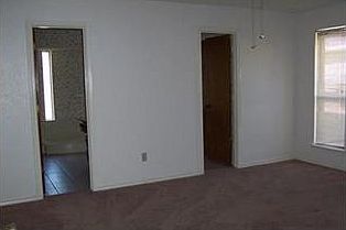 4th image of 929 Foxwood Dr