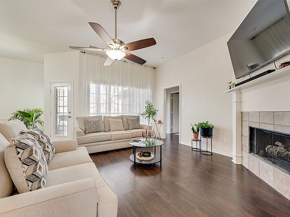 5th image of 106 Villanova Cir