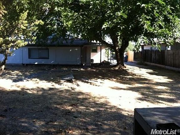 5th image of 355 Birdwell St