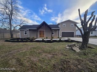 576 Stanley St, Oneida, TN 37841