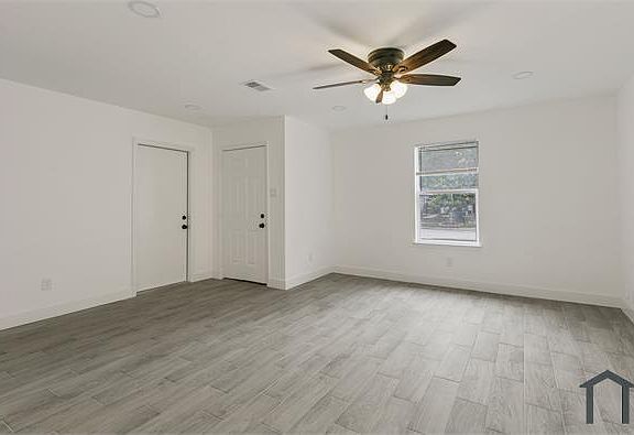 5th image of 3327 Boynton Dr