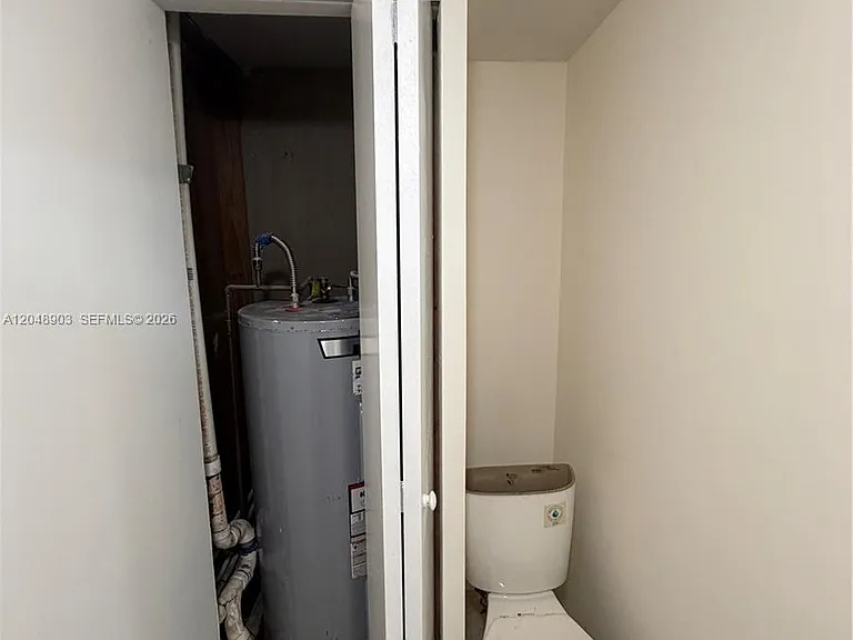 725 SW 1st Ave #1 — Photo 4