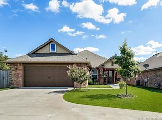 10713 S Masters Cres W, Jenks, OK 74037