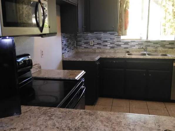 2240 N Legion Dr Unit 27, Signal Hill, CA 90755