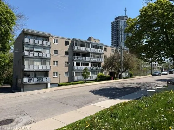 107 Saint Josephs Dr #404, Hamilton, ON L8N 2G1