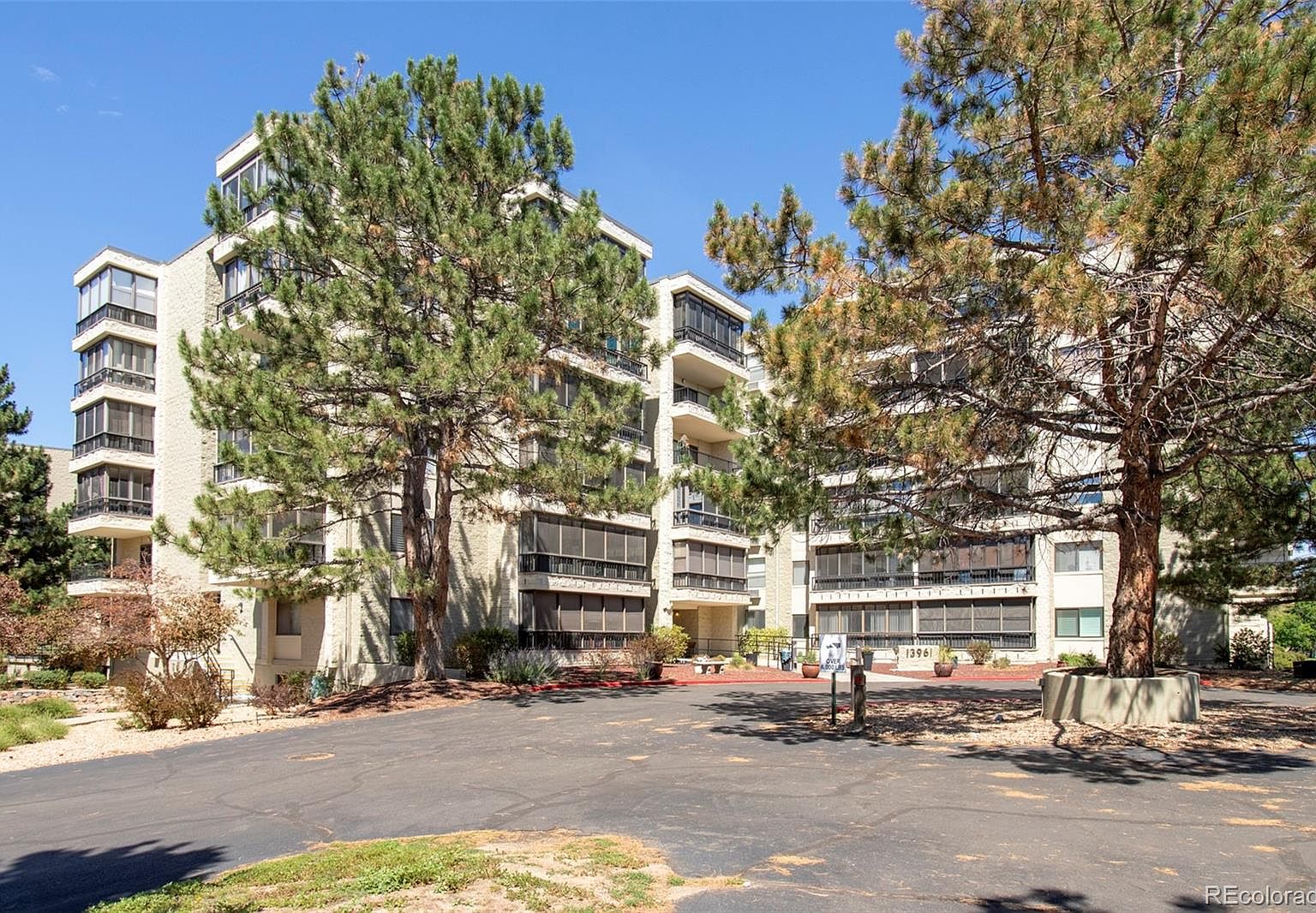 13961 E Marina Drive #512 — Heather Gardens Golf Course