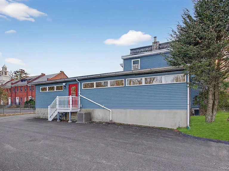 12 Scotchtown Ave — Photo 34