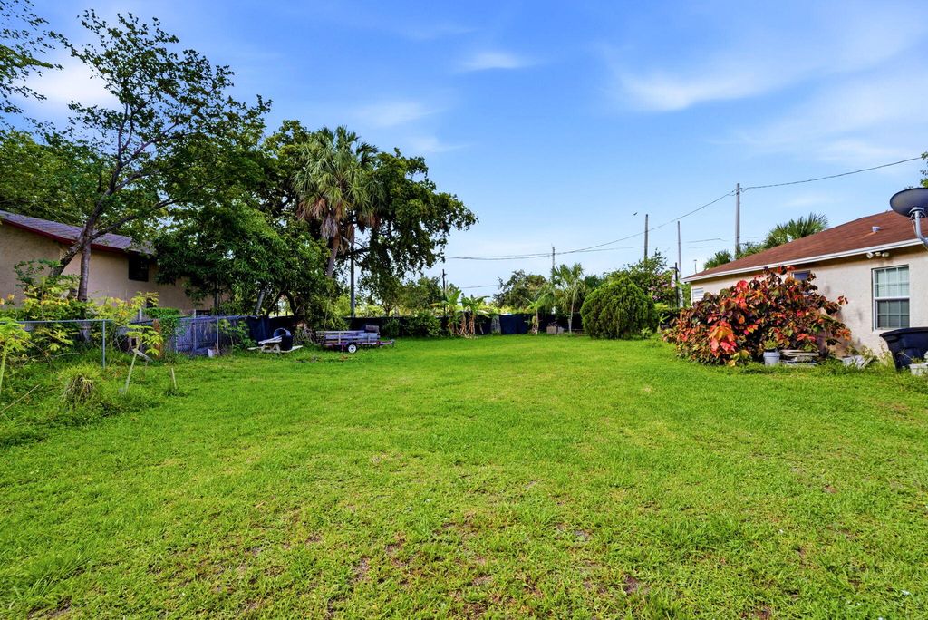 823 Doctor Martin Luther King Junior Boulevard #823, photo 6