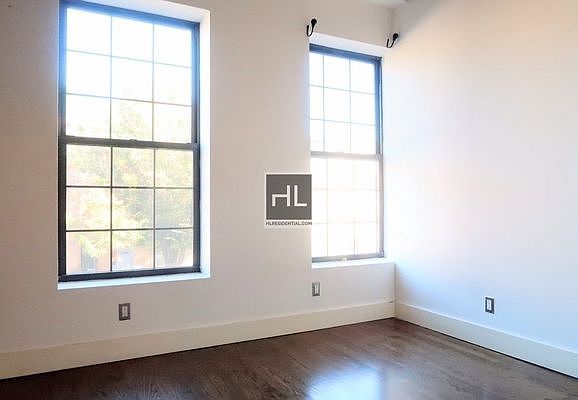 2nd image of 872 Jefferson Ave #Rl3
