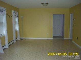 29 Oak St, Wayne, NJ 07470