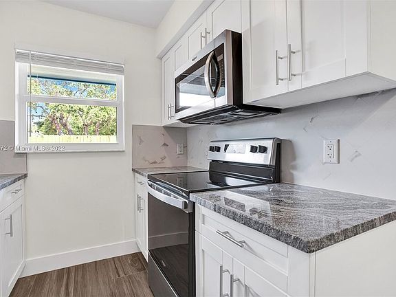 4th image of 929 S North St APT 1
