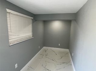 1221 NE 210th Ter #B, Miami, FL 33179