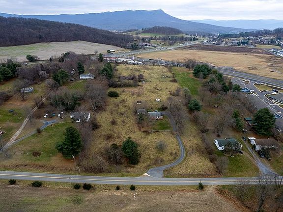 3rd image of 235 Boyers Rd