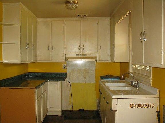 3rd image of 2122 Eastern Ave