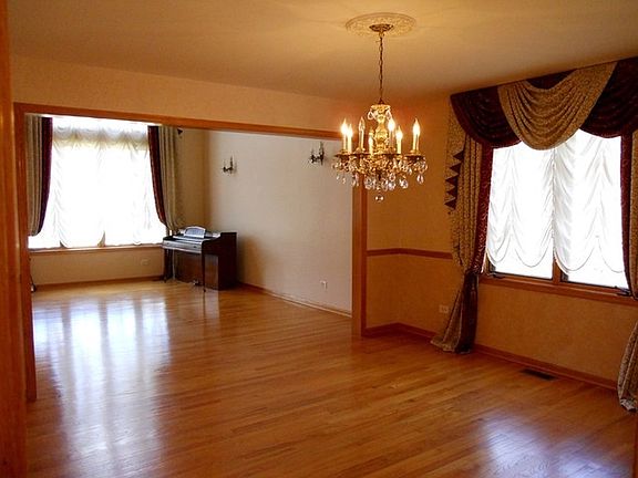 4th image of 1275 Abbey Oaks Dr