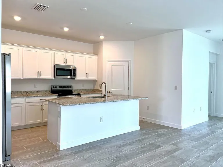 10525 Timber Creek Dr — Photo 4