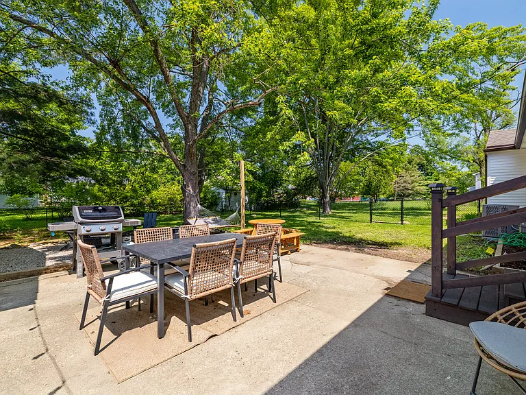 665 E Ridge Rd — Photo 41